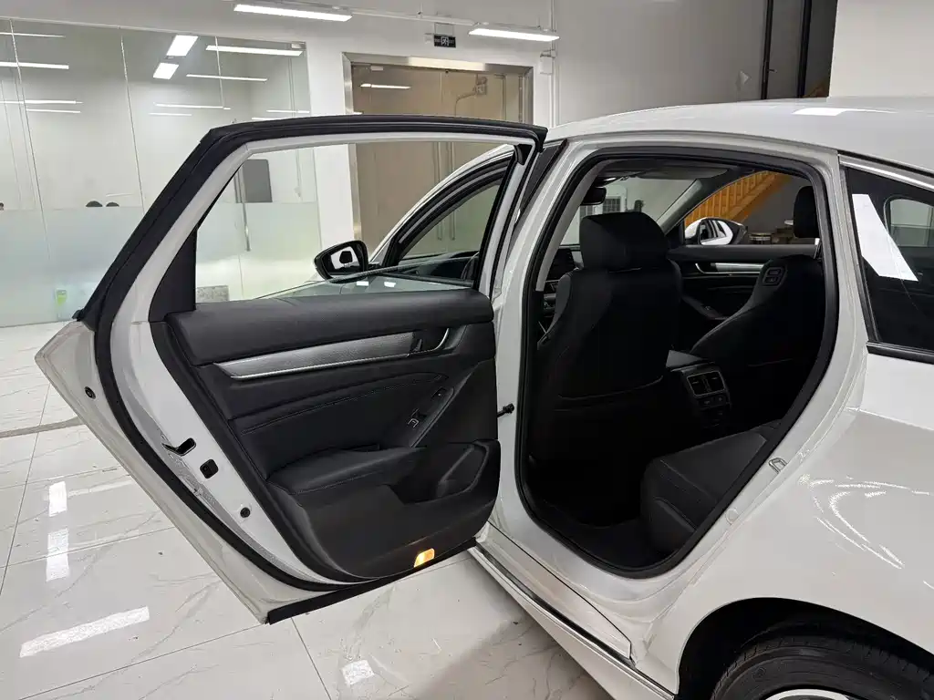 Honda Accord 2021 — фото 13