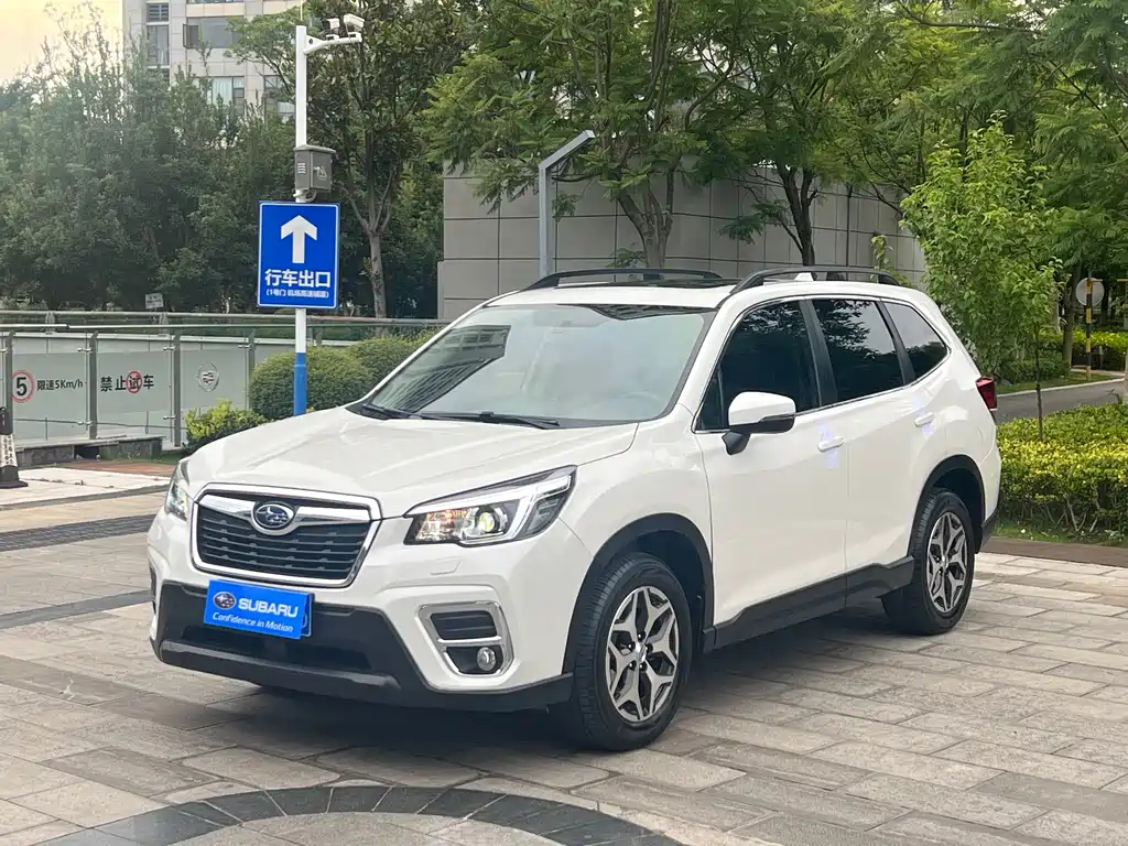 Subaru Forester 2021 — фото 1