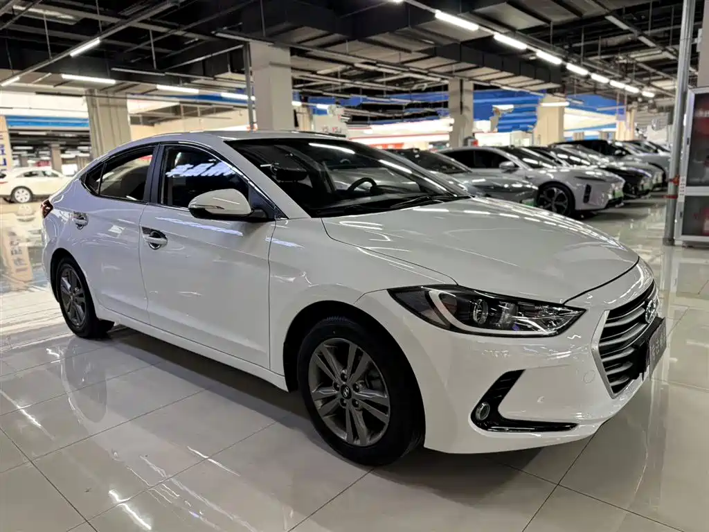 Hyundai Elantra 2016