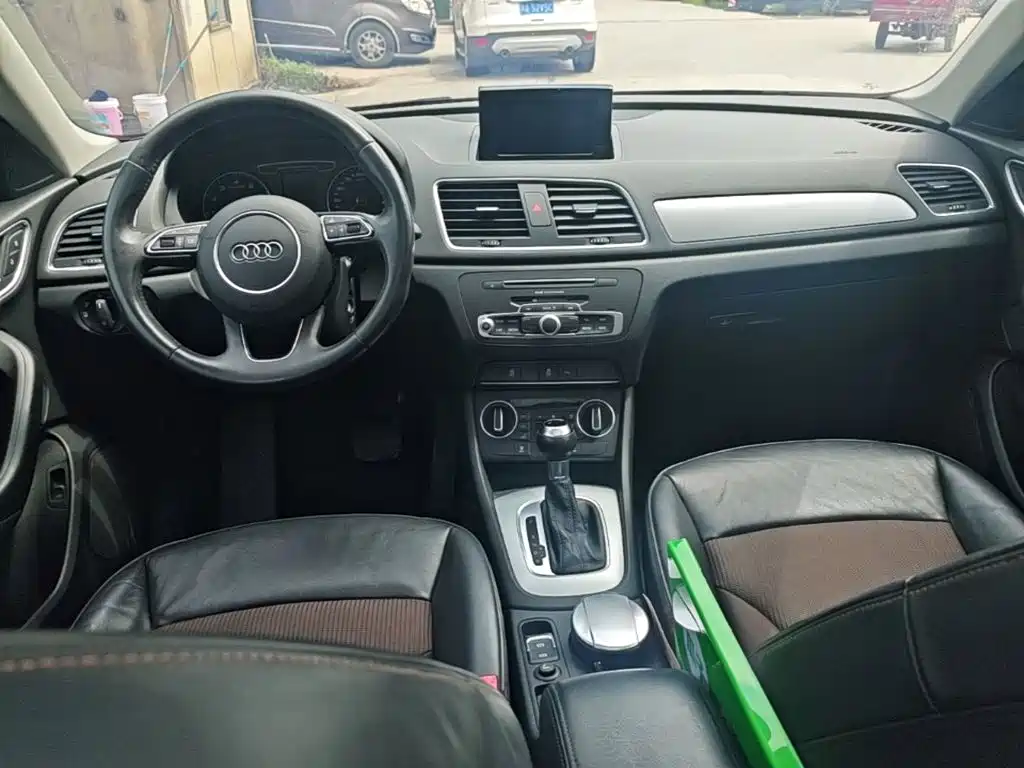 Audi Q3 2016 — фото 10