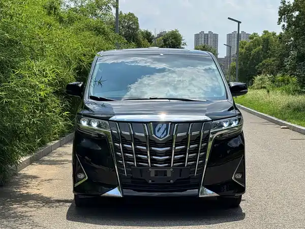 Toyota Alphard 2023