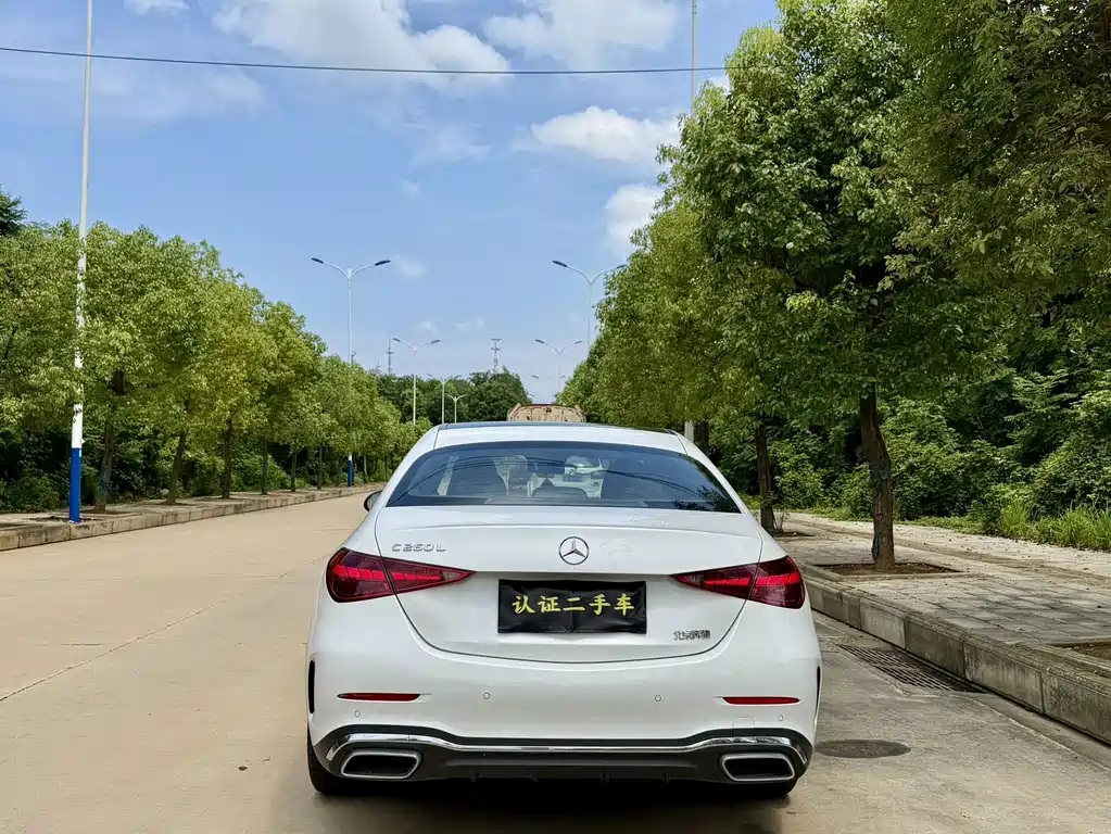 Mercedes-Benz C-Class 2024