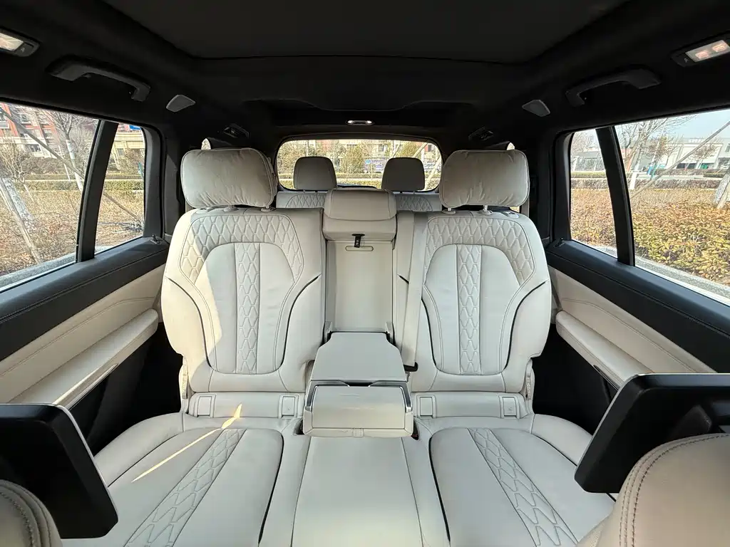 BMW X7 2019 — фото 18