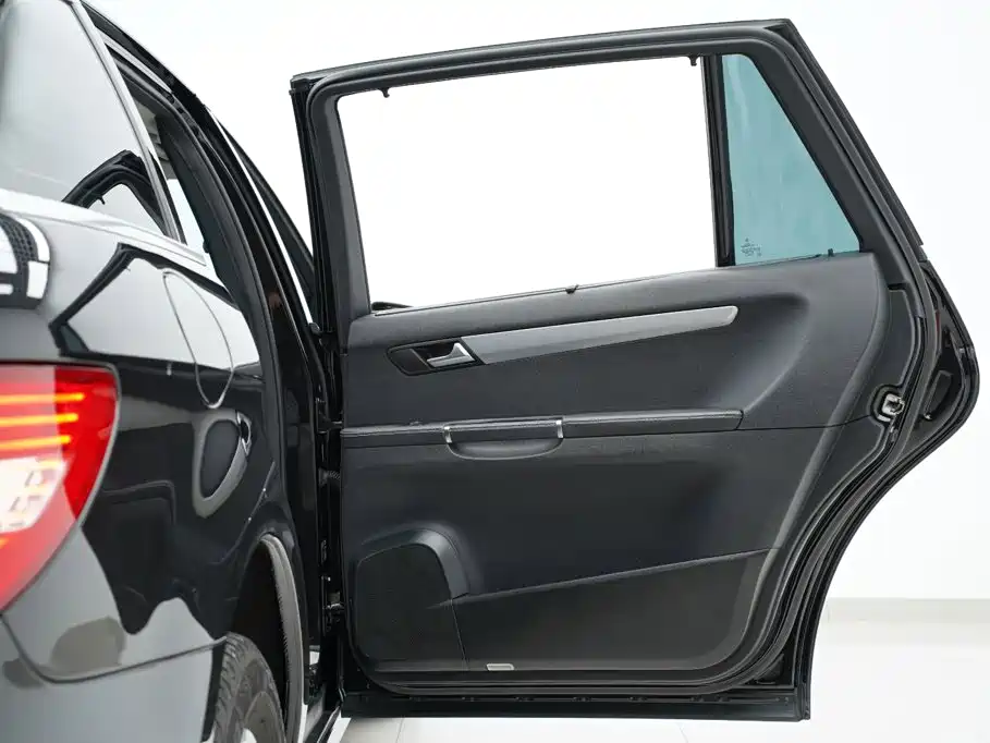 Mercedes-Benz R-Class 2015 — фото 31