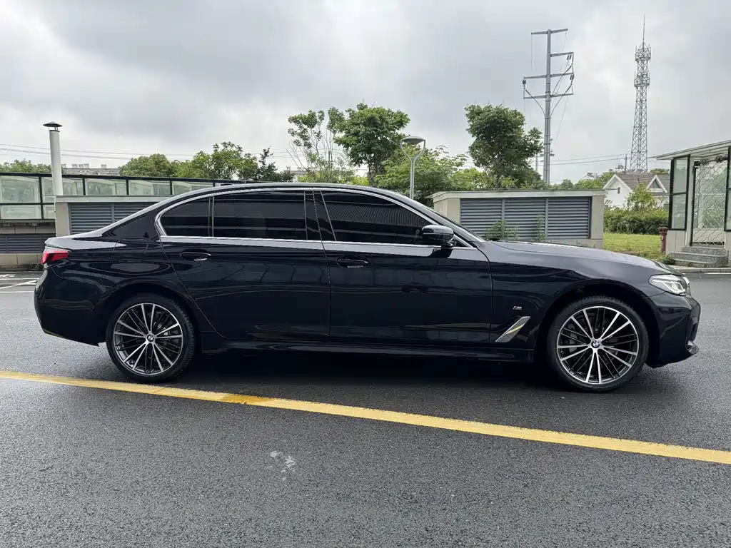 BMW 5 Series 2021
