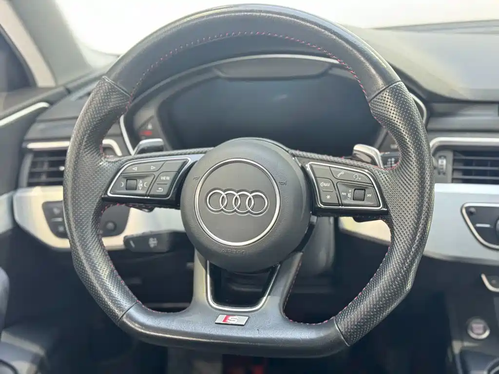 Audi A4L 2019 — фото 12