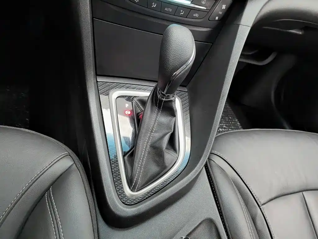 Buick Excelle GT 2017 — фото 13