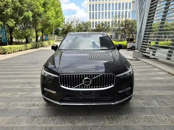 Volvo XC60 2022