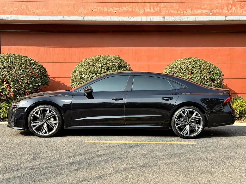 Audi A7L 2024 — фото 13