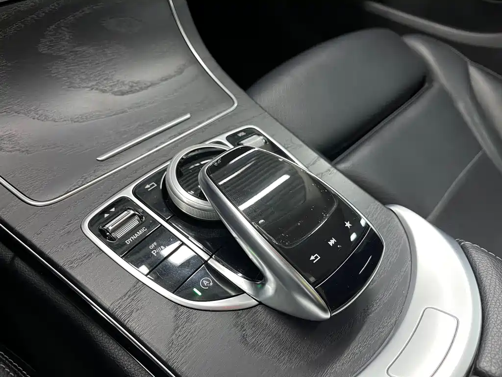 Mercedes-Benz C-Class 2018 — фото 17