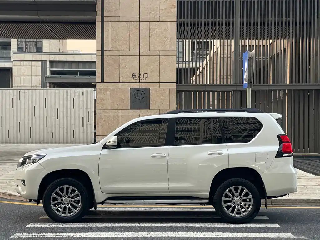 Toyota Prado 2018 — фото 4