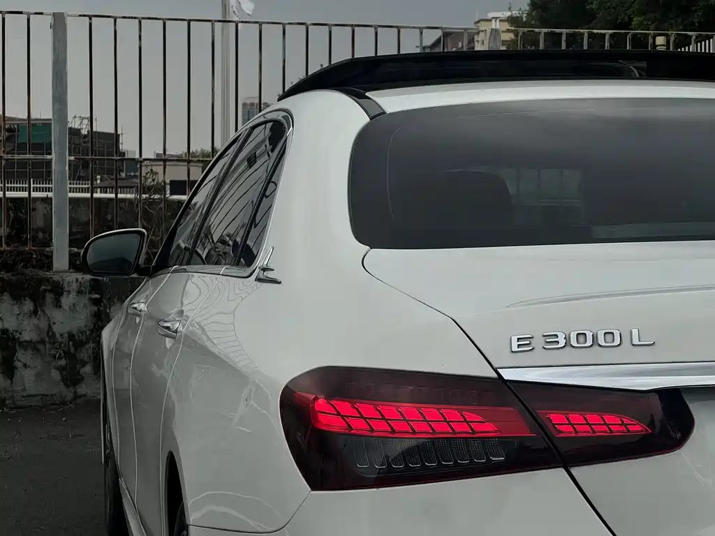 Mercedes-Benz E-Class 2022 — фото 5