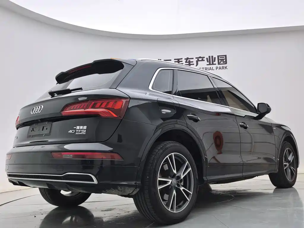 Audi Q5L 2020 — фото 5