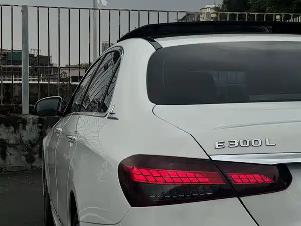 Mercedes-Benz E-Class 2022