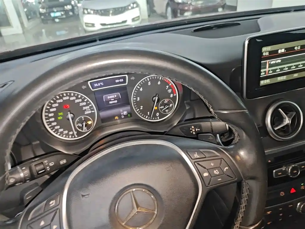 Mercedes-Benz A-Class 2015 — фото 14
