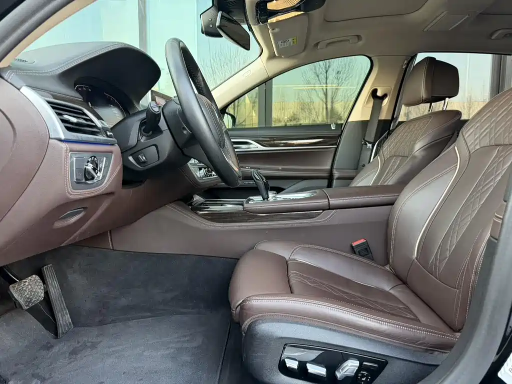 BMW 7 Series 2022 — фото 13
