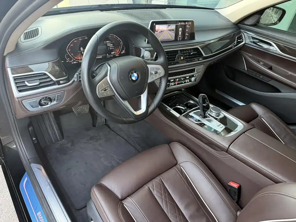 BMW 7 Series 2022 — фото 12
