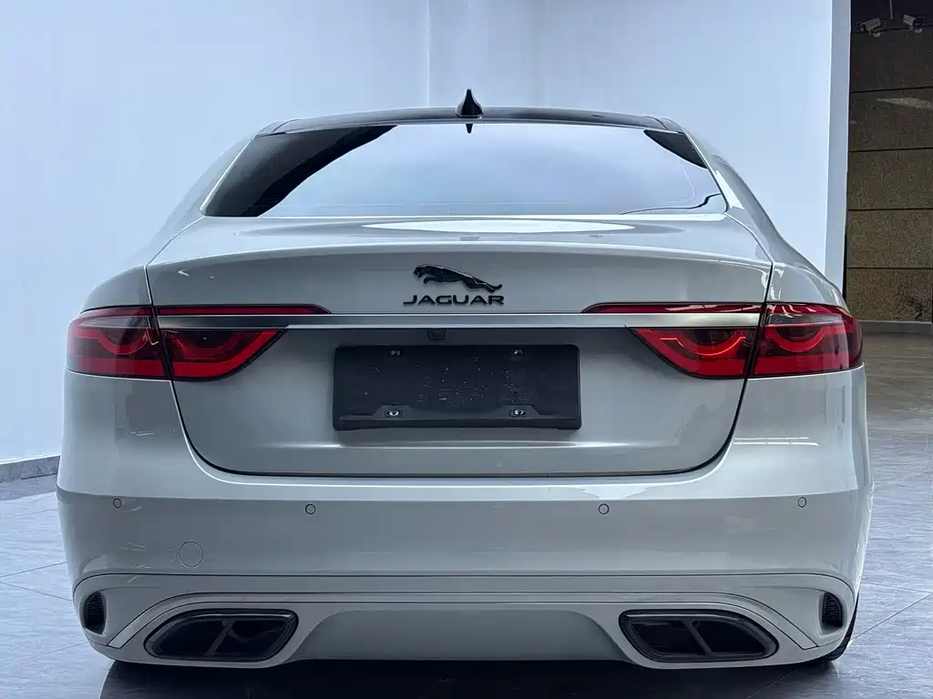 Jaguar XFL 2025 — фото 12