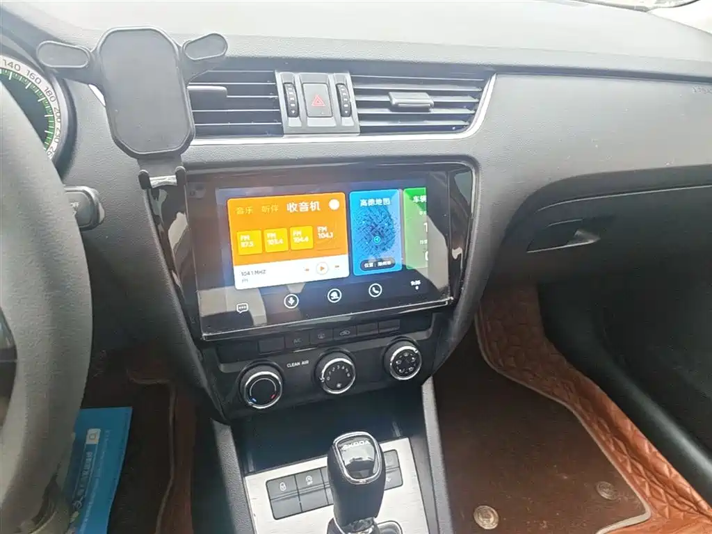 Skoda Octavia 2019 — фото 13