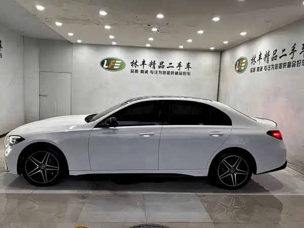 Mercedes-Benz C-Class 2024