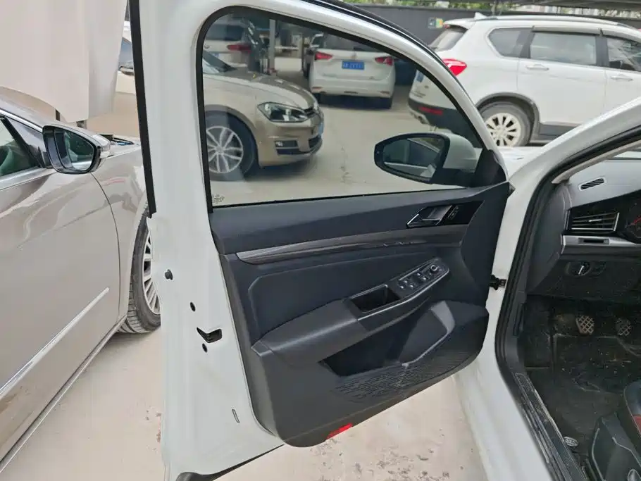 Volkswagen Bora 2021