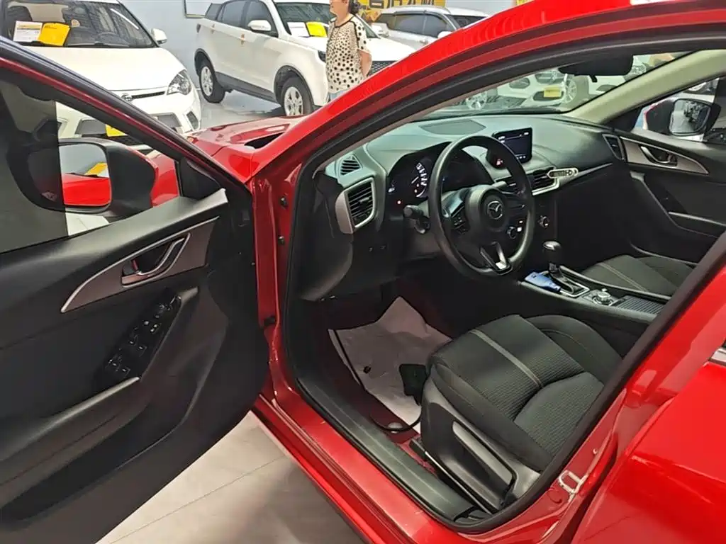 Mazda 3 Axela 2020 — фото 16