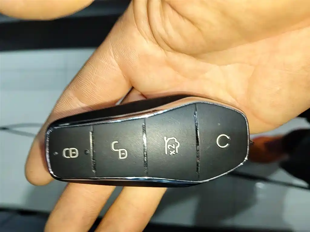 BYD Seal 2025 — фото 17