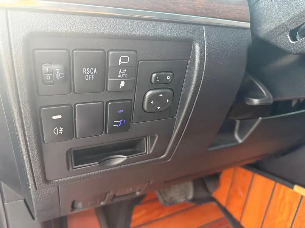 Toyota Land Cruiser 2019 — фото 10