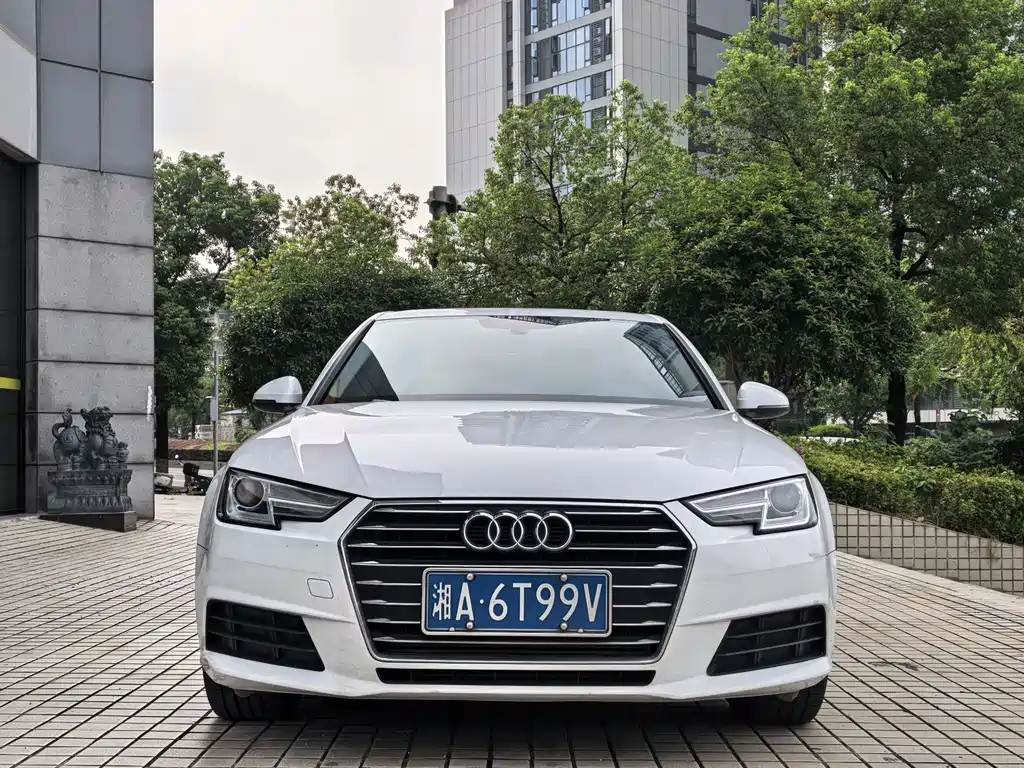 Audi A4L 2017 — фото 2