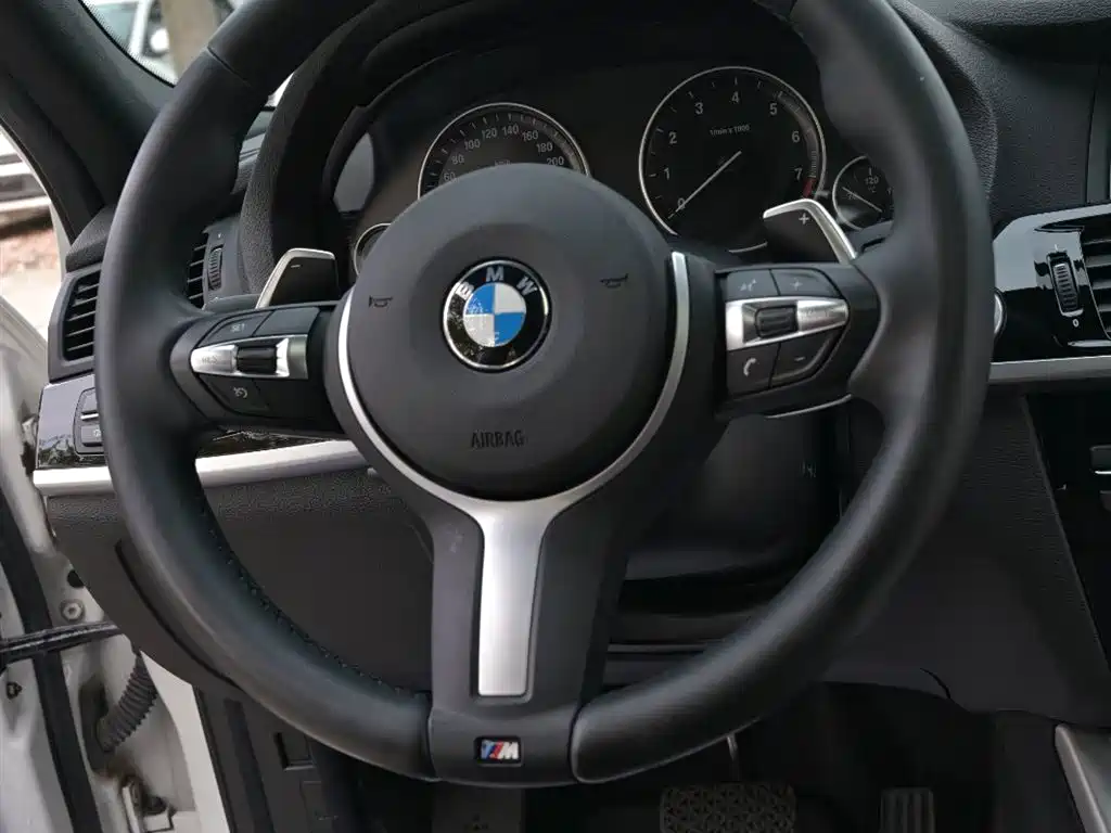 BMW X4 2017 — фото 11