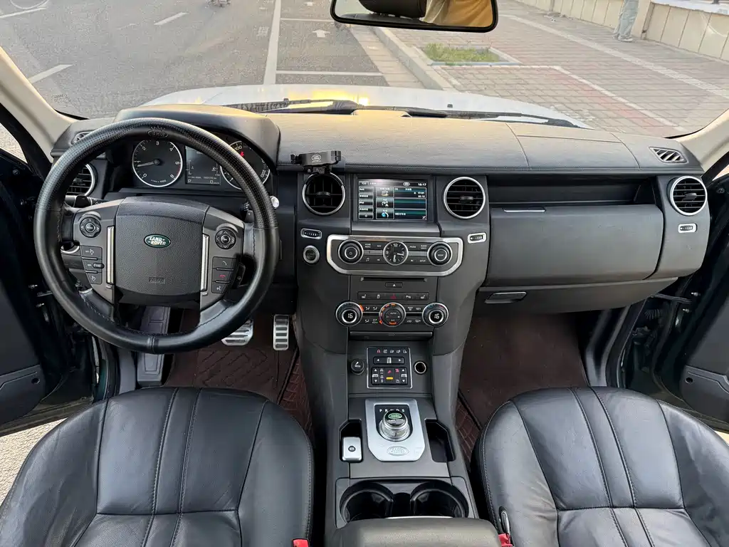 Land Rover Discovery 2013 — фото 9