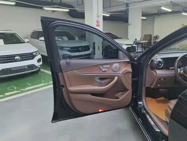 Mercedes-Benz E-Class 2022