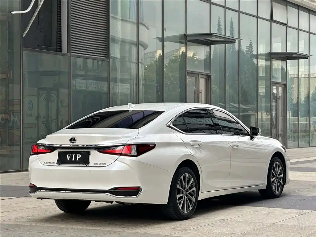 Lexus ES 2023 — фото 9
