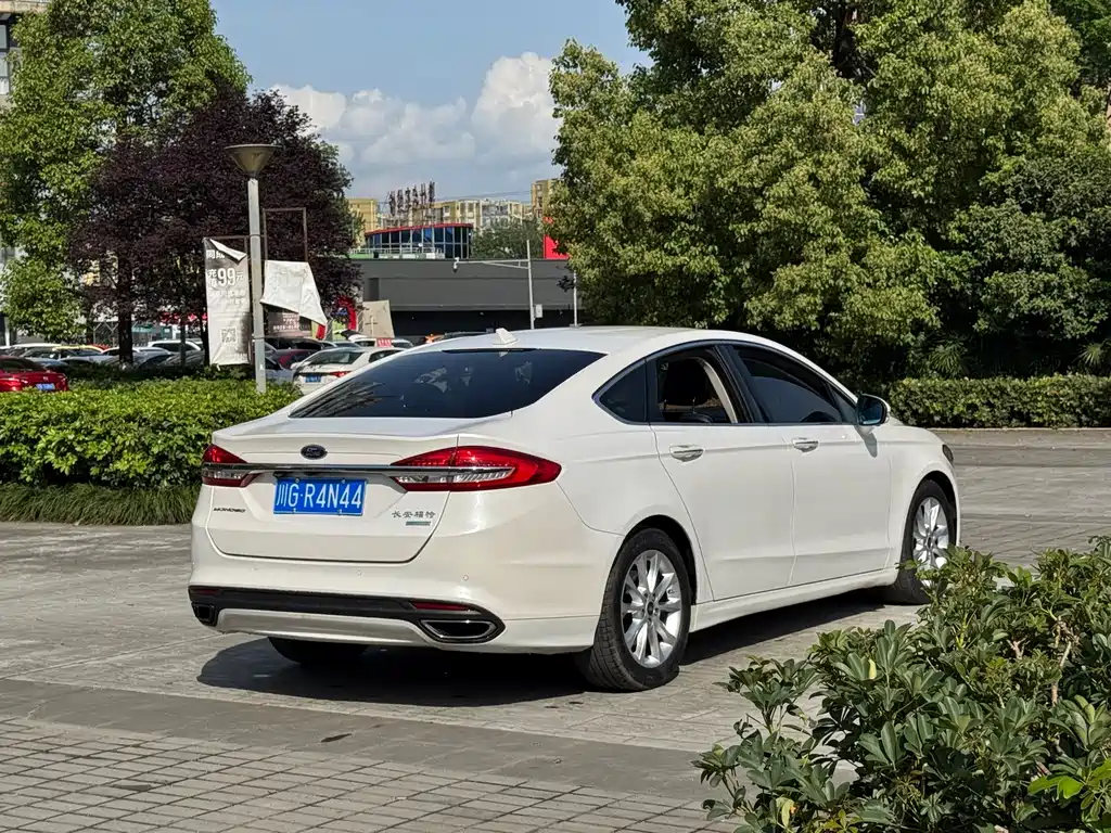 Ford Mondeo 2018 — фото 8