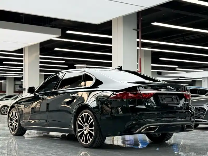 Jaguar XFL 2022 — фото 12