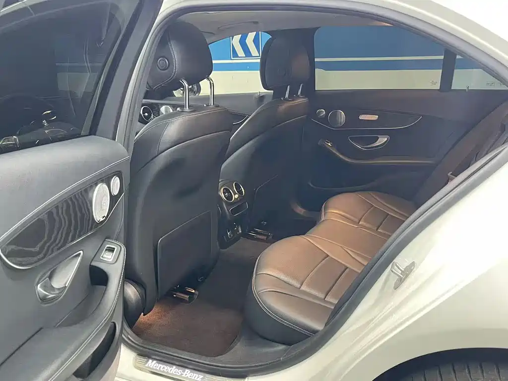 Mercedes-Benz C-Class 2021