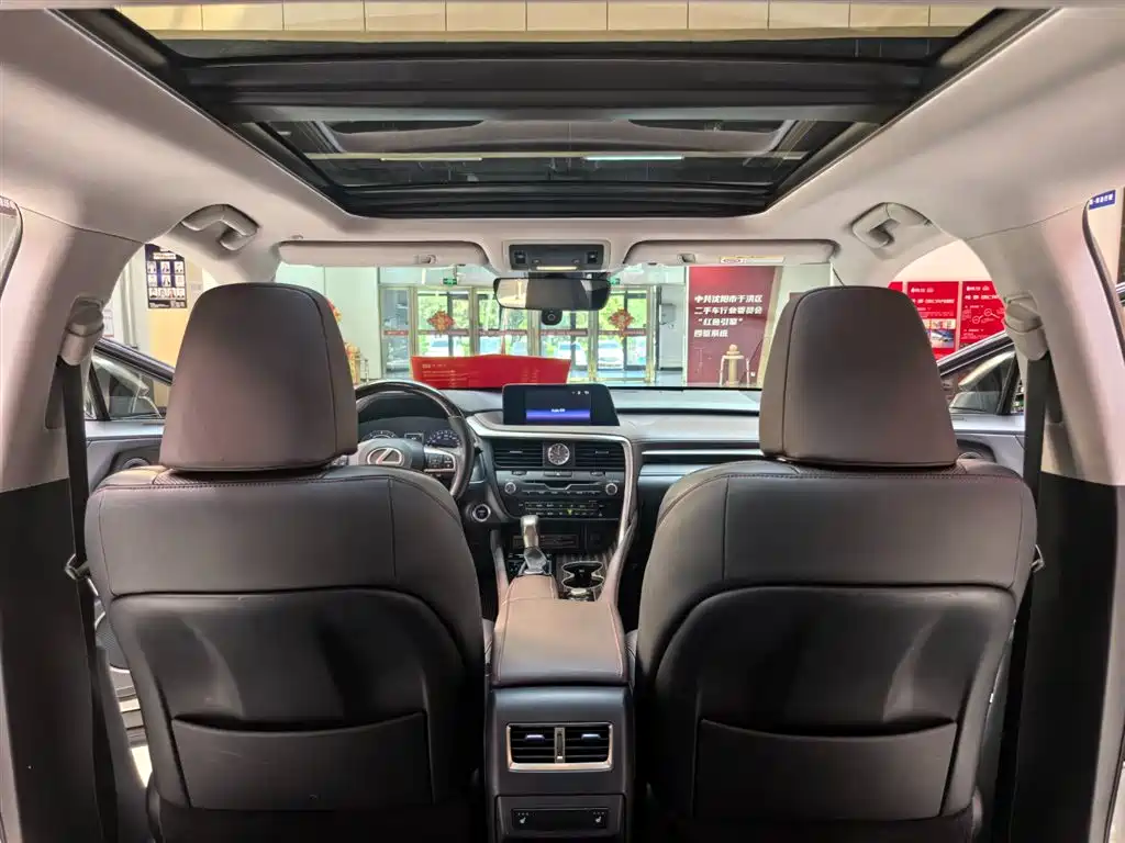 Lexus RX 2018 — фото 10