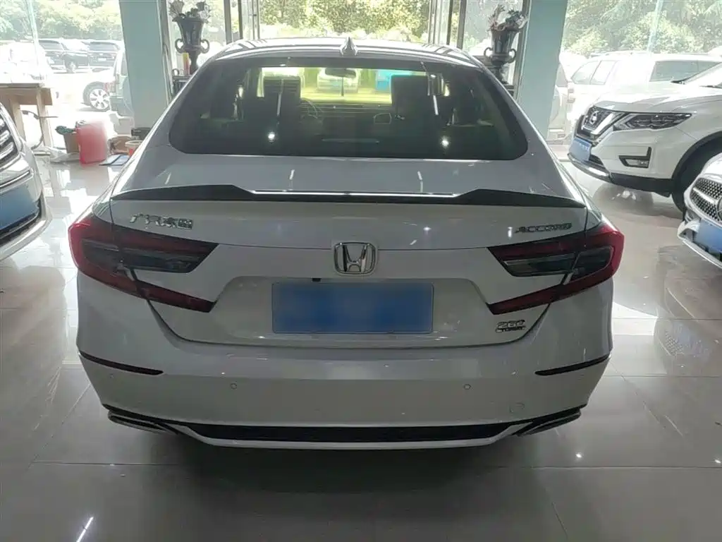 Honda Accord 2022 — фото 6