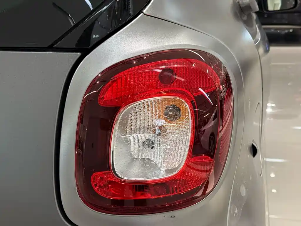 smart fortwo 2018 — фото 17