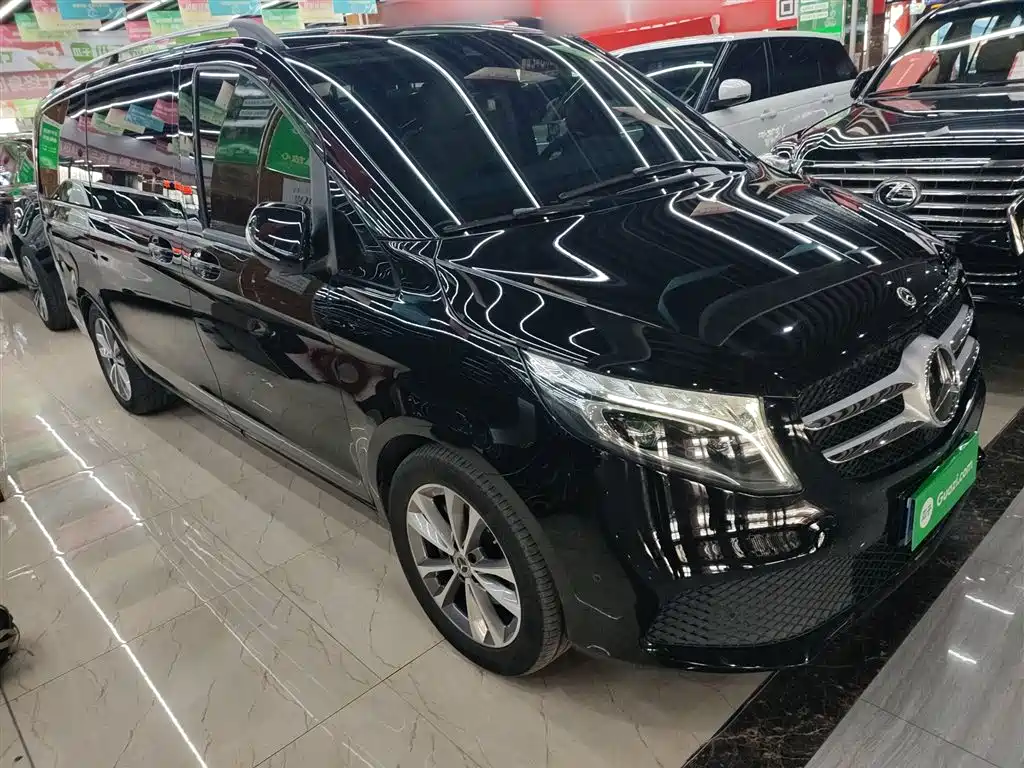Mercedes-Benz V-Class 2022 — фото 23