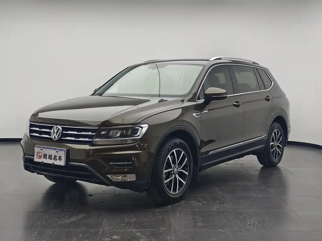 Volkswagen Tiguan L 2018 — фото 1