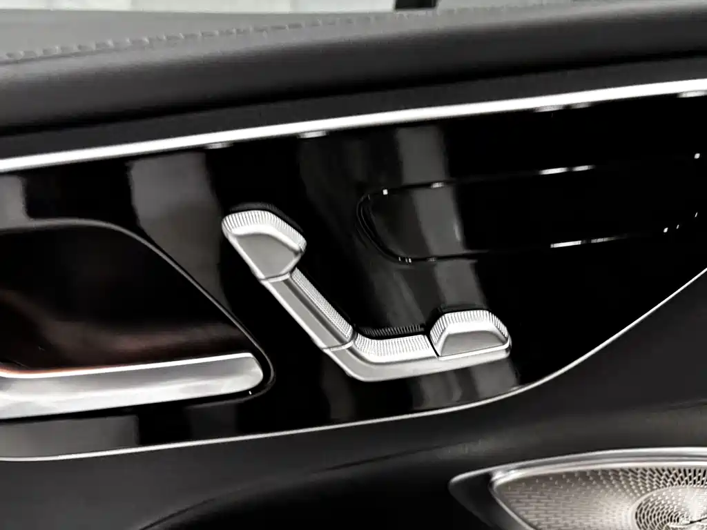 Mercedes-Benz C-Class 2024 — фото 11