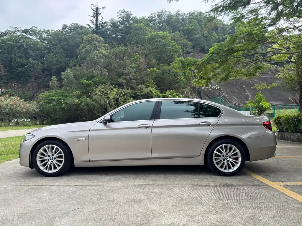BMW 5 Series 2016 — фото 4