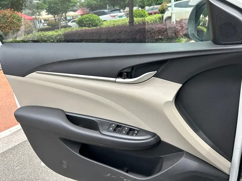 Buick Excelle 2018 — фото 11