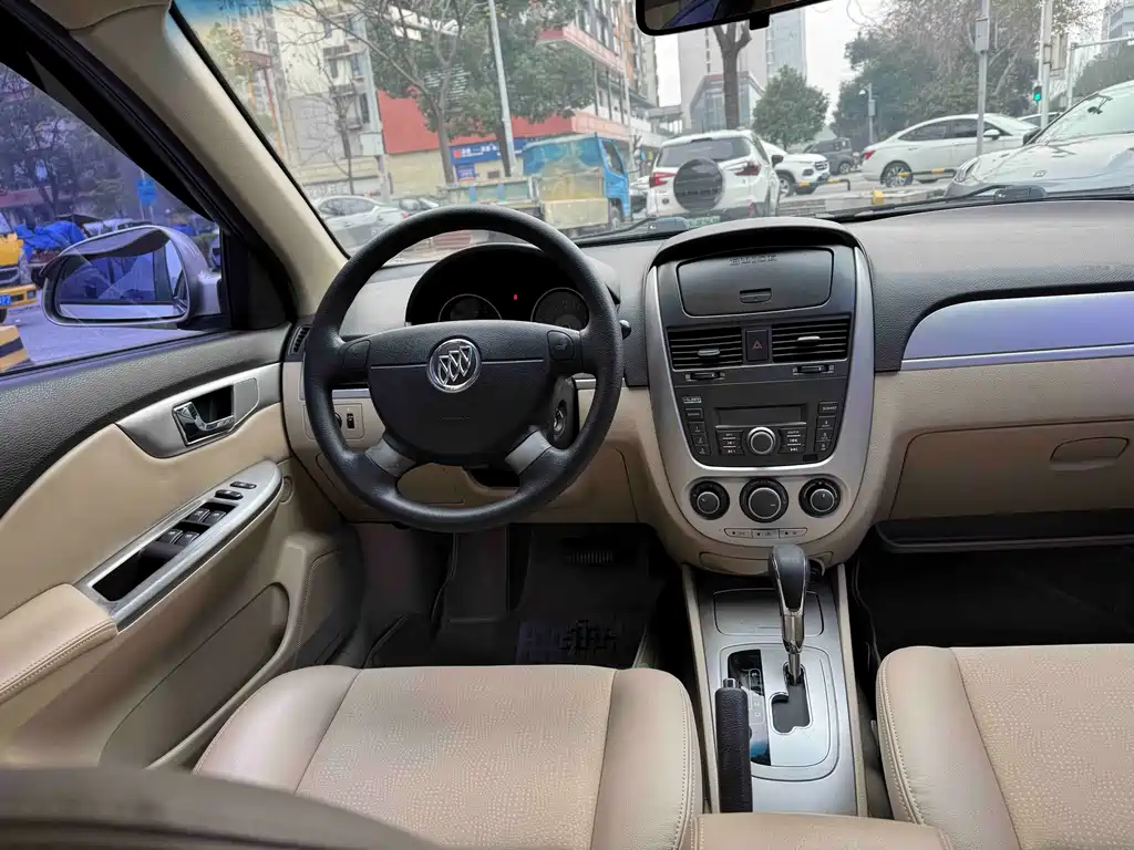 Buick Excelle 2014 — фото 10