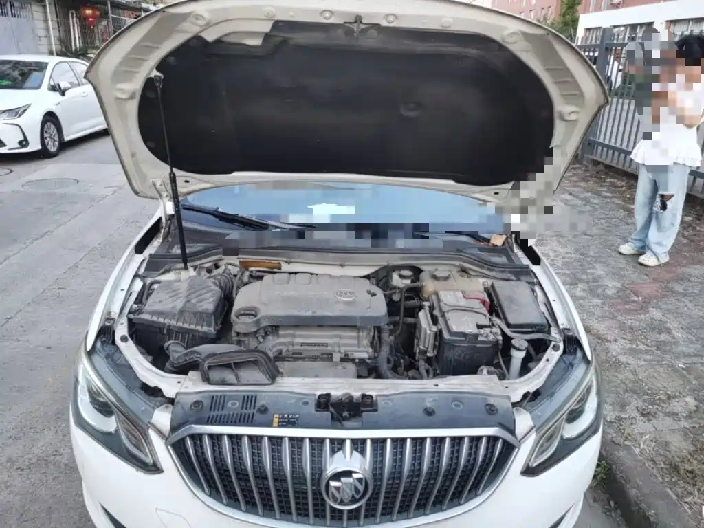 Buick Excelle 2017 — фото 11