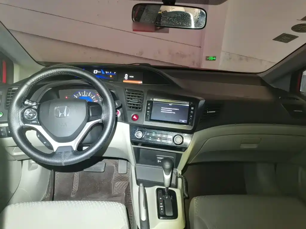Honda Civic 2015 — фото 10