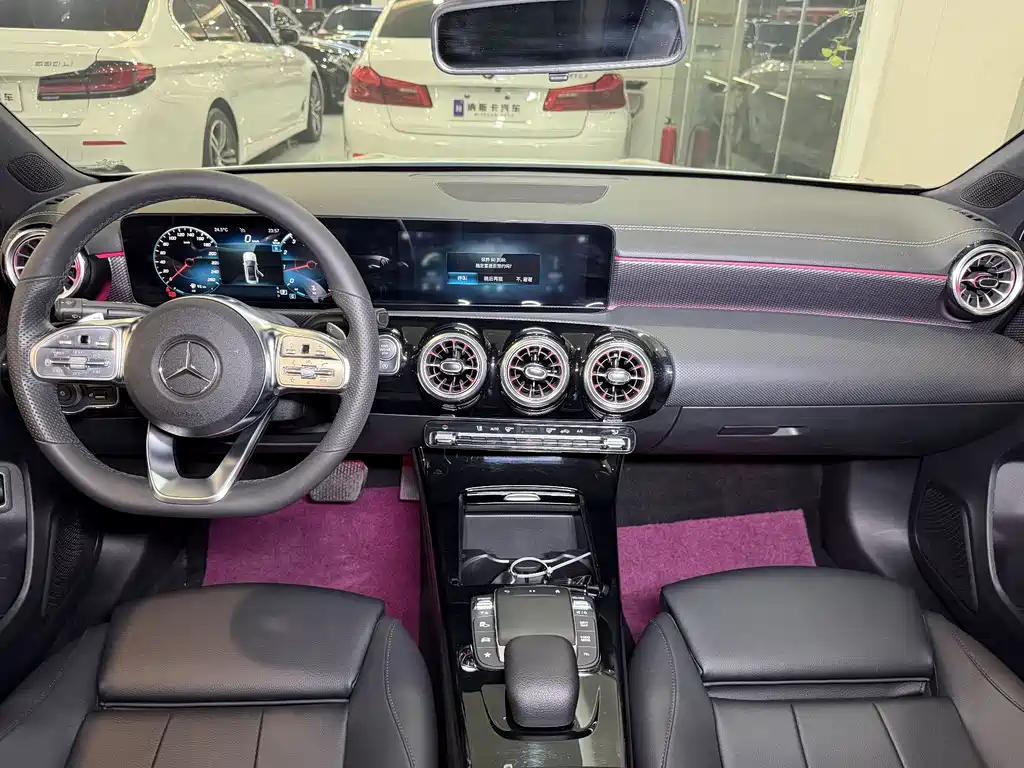 Mercedes-Benz A-Class 2022 — фото 17