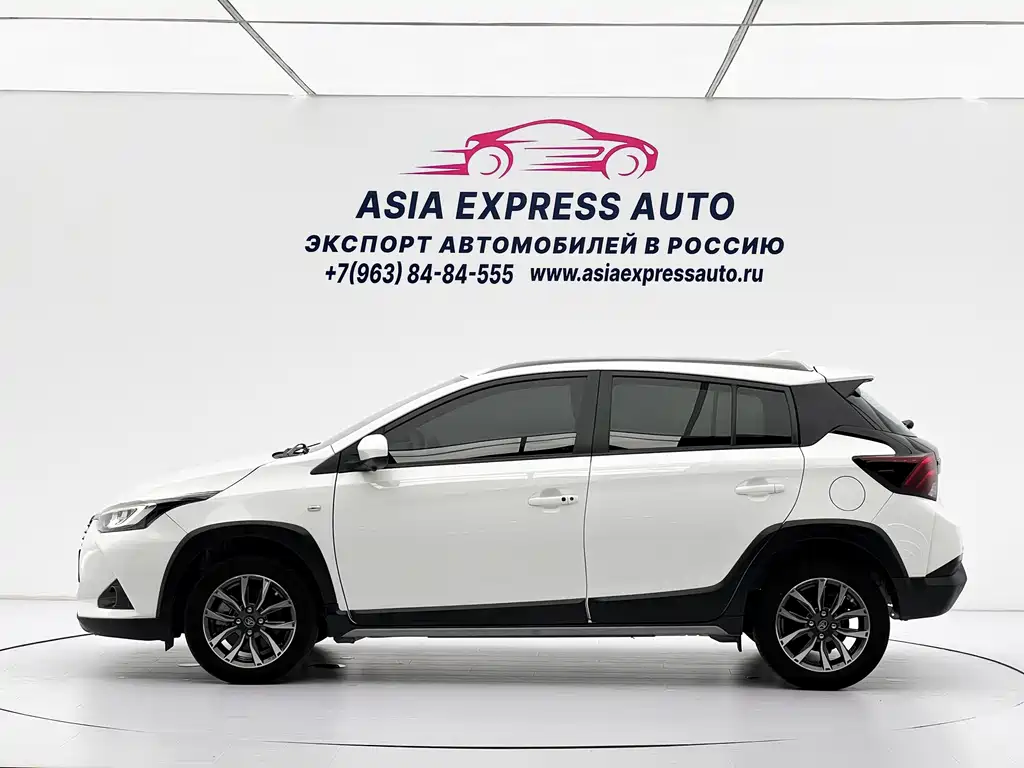 Toyota Yaris L 2022 — фото 7
