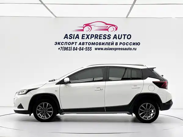 Toyota Yaris L 2022